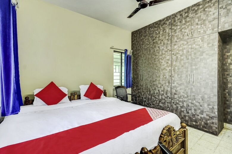Oyo 60003 Hotel Santosh