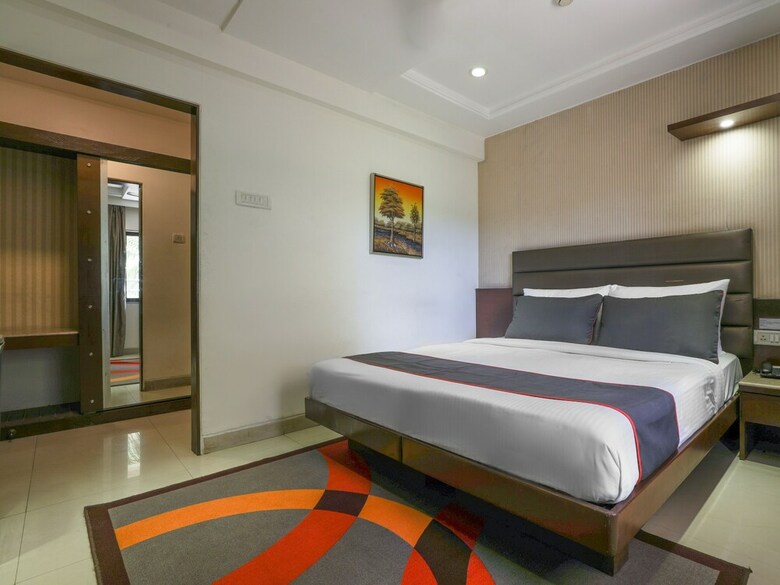 Collection O 49753 Hotel Supreme
