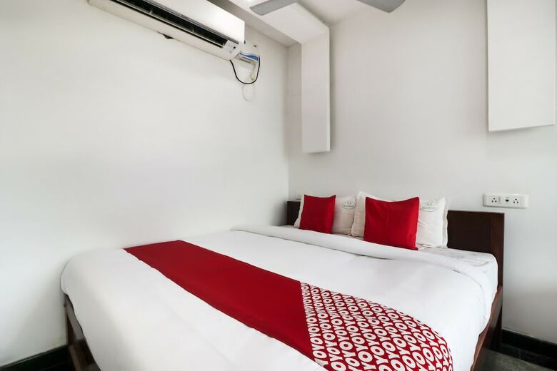 Hotel Oyo 60030 R R Residency
