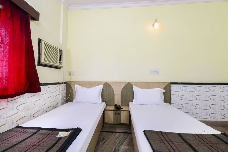 Spot On 49918 Hotel Ganapati