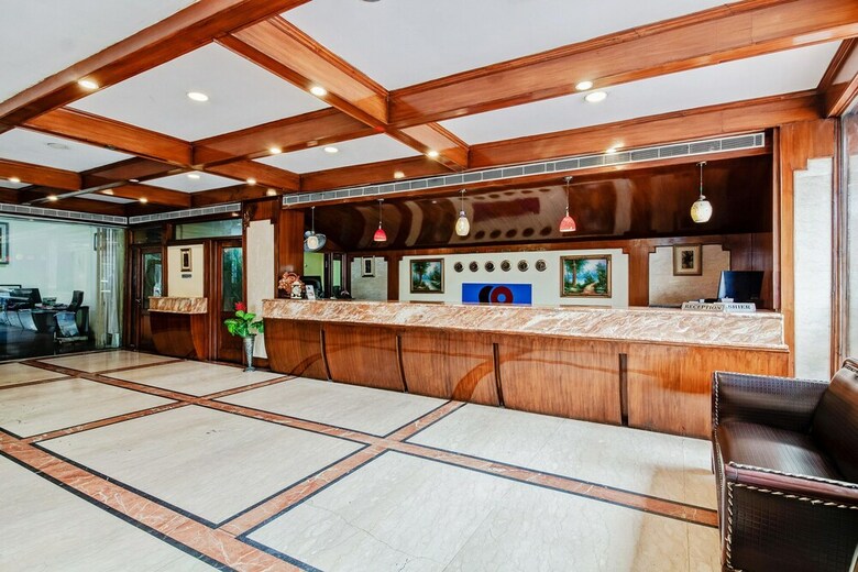 Capital O 49411 Hotel Anmol Continental