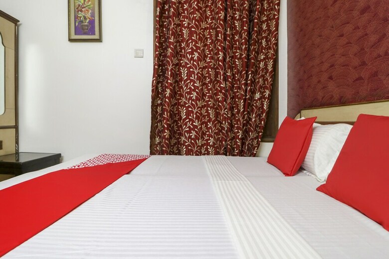 Oyo 47117 Hotel Celebration