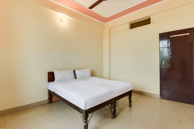 Hotel Spot On 60292 Shri United