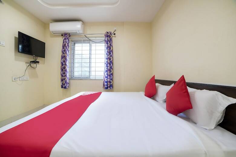 Hotel Oyo 49452 Nakshatra