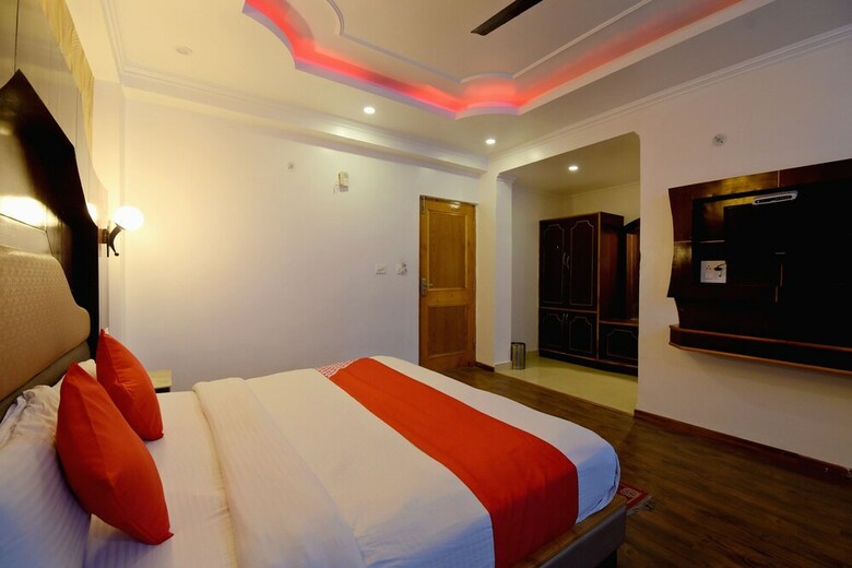 Hotel Oyo 45690 The Paramount Inn