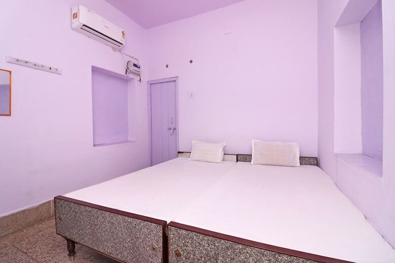 Spot On 44992 Hotel Swapnapuri