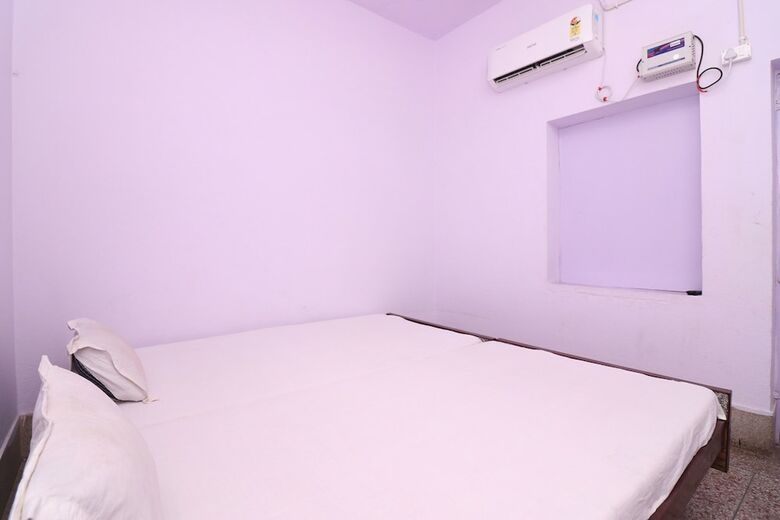 Spot On 44992 Hotel Swapnapuri