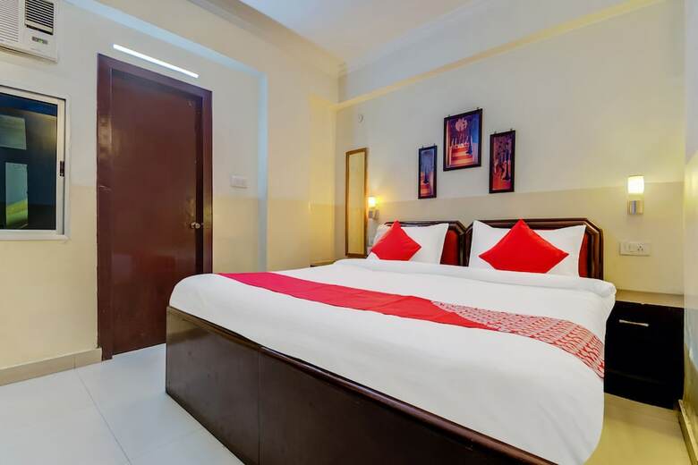 Oyo Flagship 42717 Hotel Fort