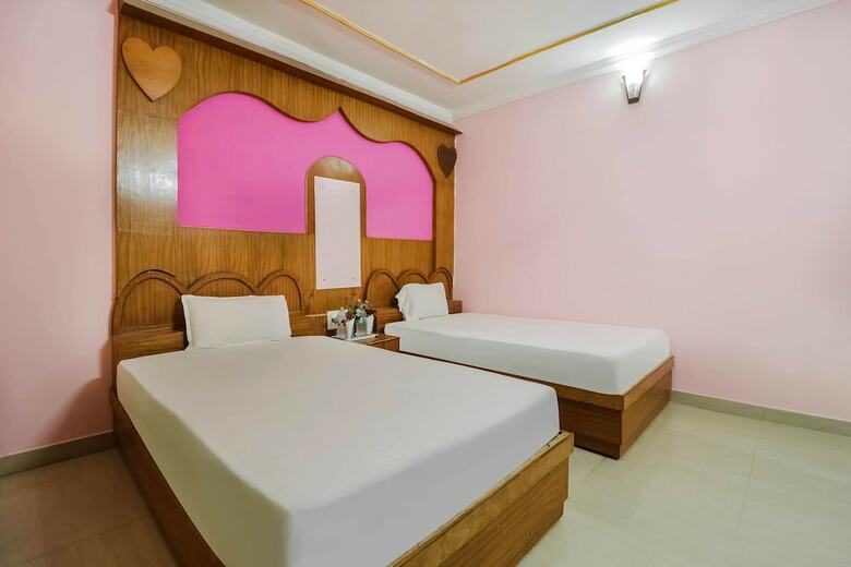 Oyo 60859 Hotel C K International