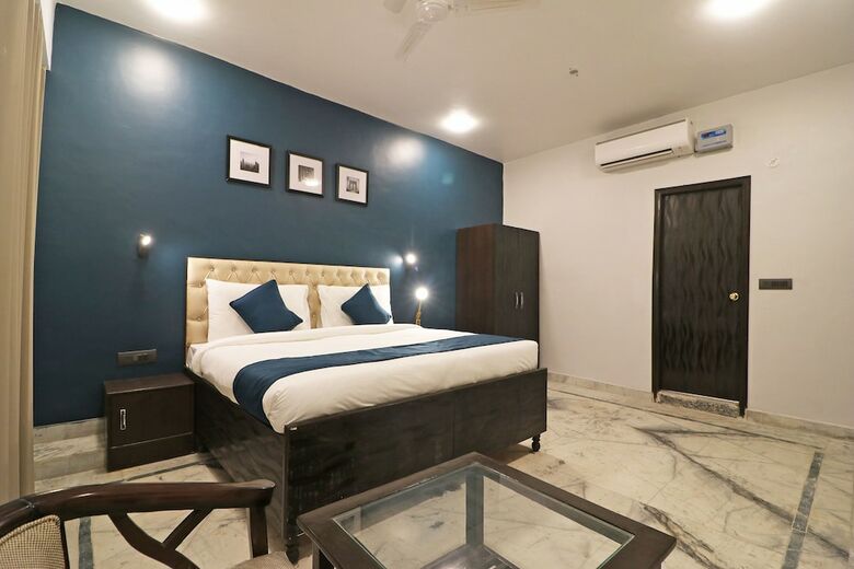 Hotel Silverkey Executive Stays 36995 Udhyog Marg