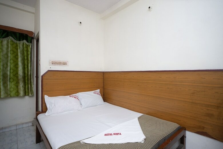 Spot On 38565 Hotel Surya
