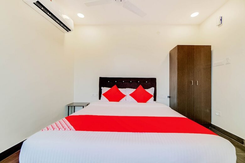 Oyo 27844 Seven A Luxury Hotel