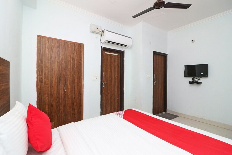 Hotel Oyo Flagship 39600 Sathguru Residency