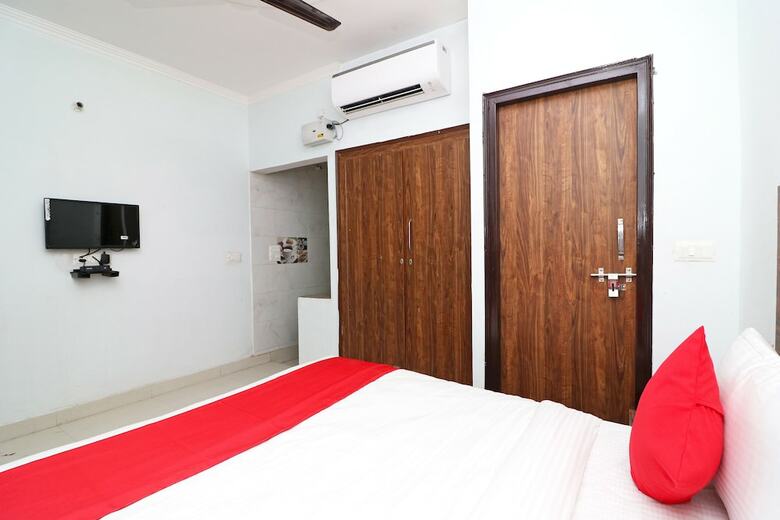 Hotel Oyo Flagship 39600 Sathguru Residency