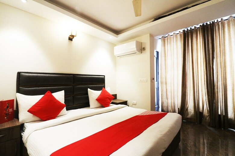 Hotel Oyo 49069 A Suites