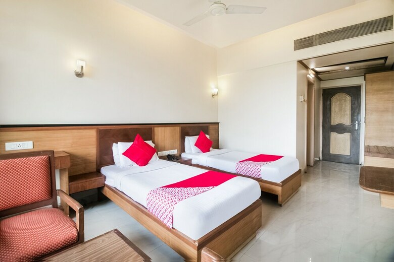 Oyo 41076 Hotel Dhiraj Residency