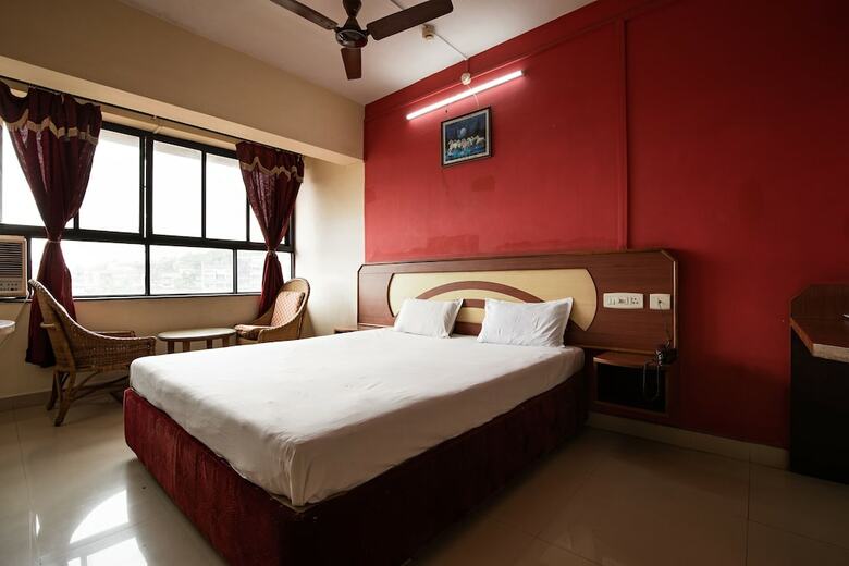 Spot On 6991 Hotel Poonam