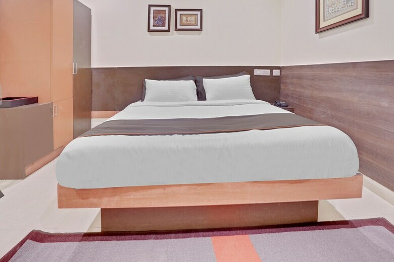 Collection O 30111 Hotel Miland Palace