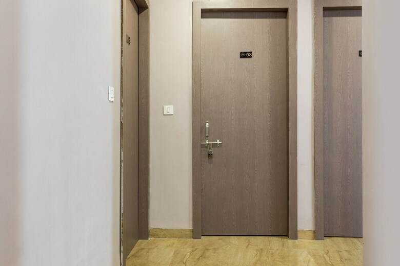 Hotel Oyo 48888 Jmd Palace