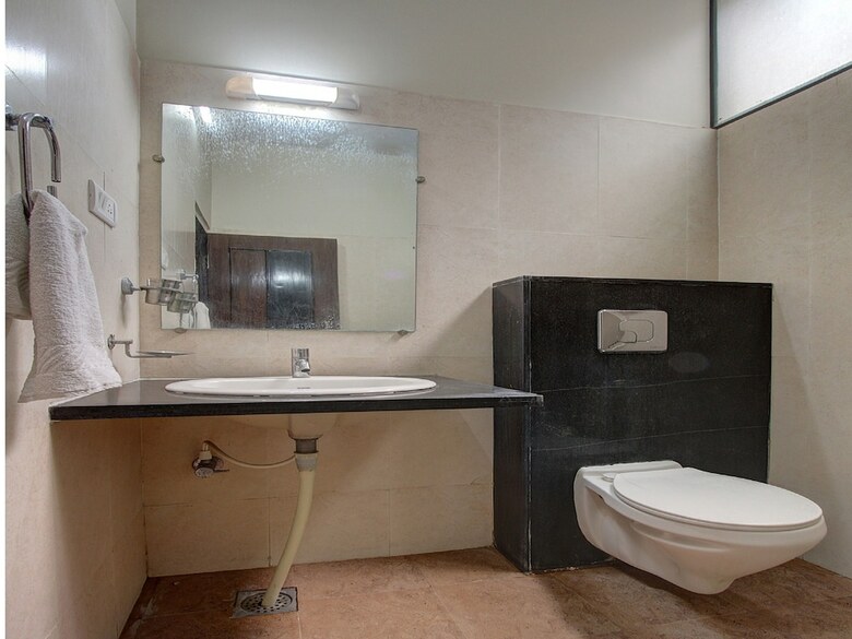 Oyo 36620 Hotel Pleasant Stays