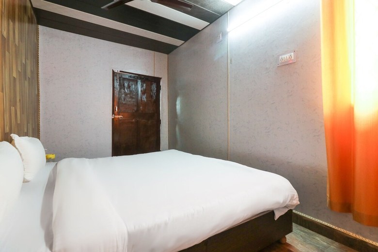 Hotel Spot On 60106 Taj Tourist Home