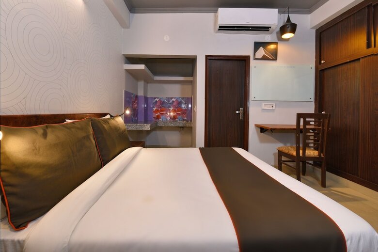Hotel Collection O 46143 Sector 27