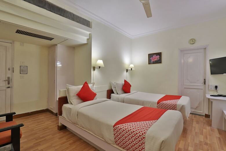 Oyo 2308 Hotel Crown