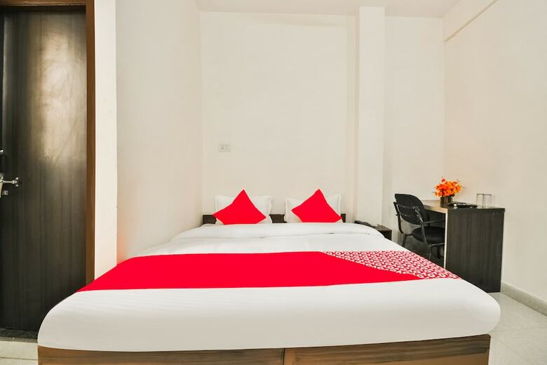 Oyo 44605 Hotel Skyway