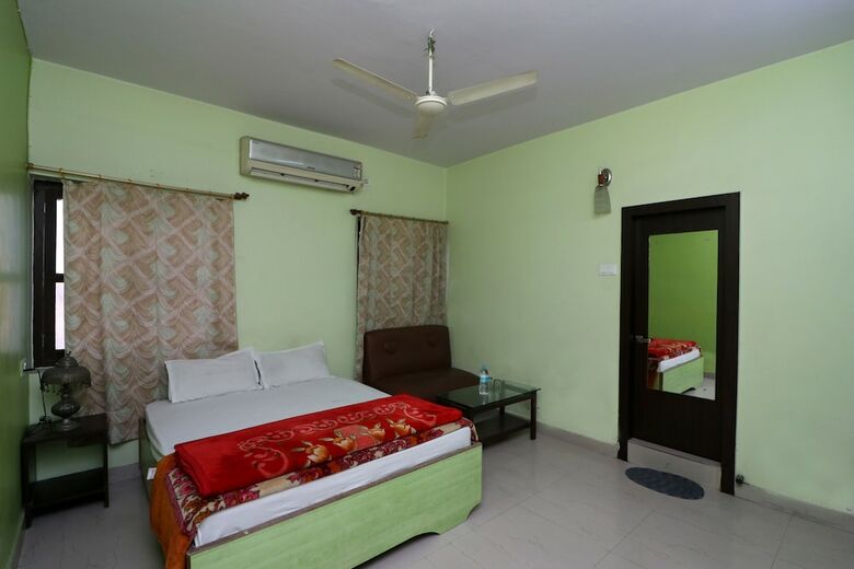 Spot On 42114 Hotel Ashoka