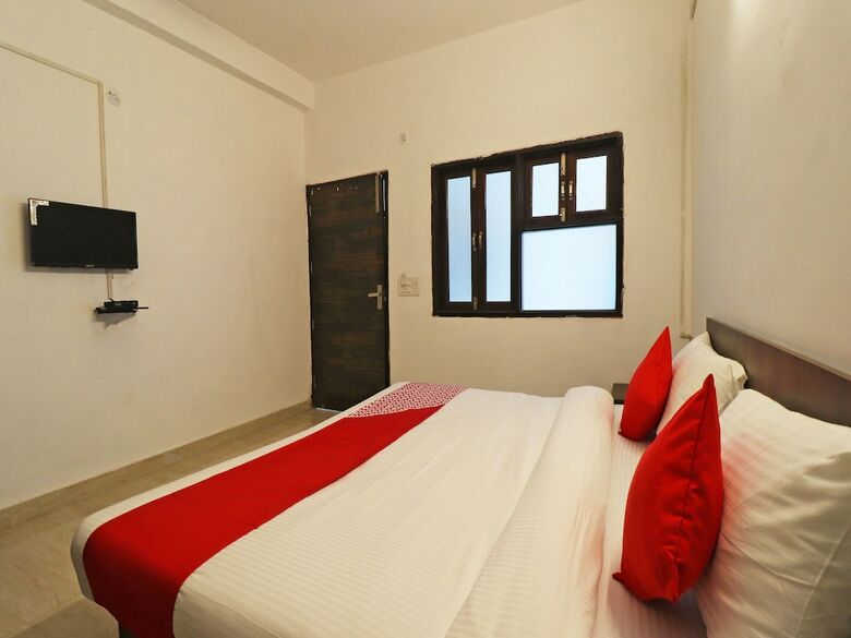 Hotel Oyo Flagship 39677 Haiderpur Rd