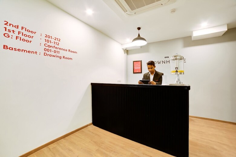 Hotel Oyo Townhouse 230 Old Gurgaon Sector 14