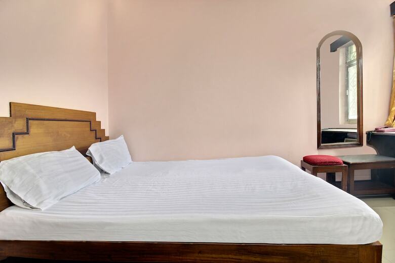 Spot On 46408 Hotel Saaj