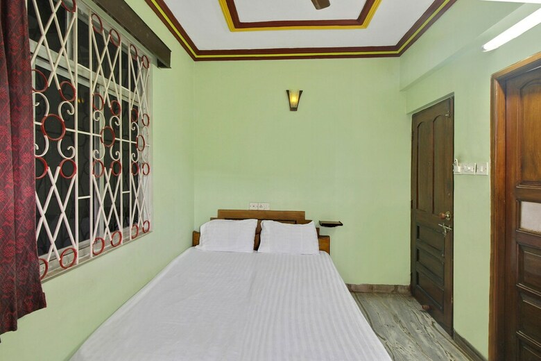 Spot On 46408 Hotel Saaj