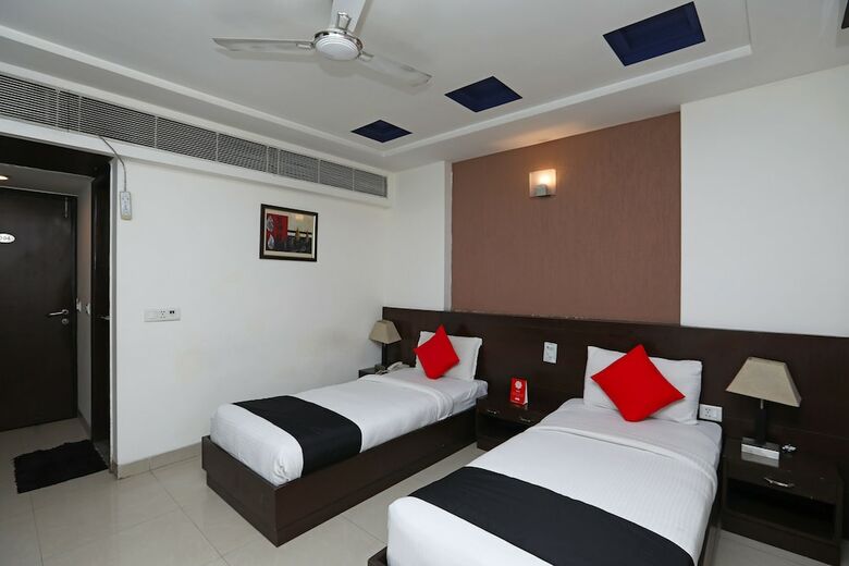 Capital O 445 Impress Hotel