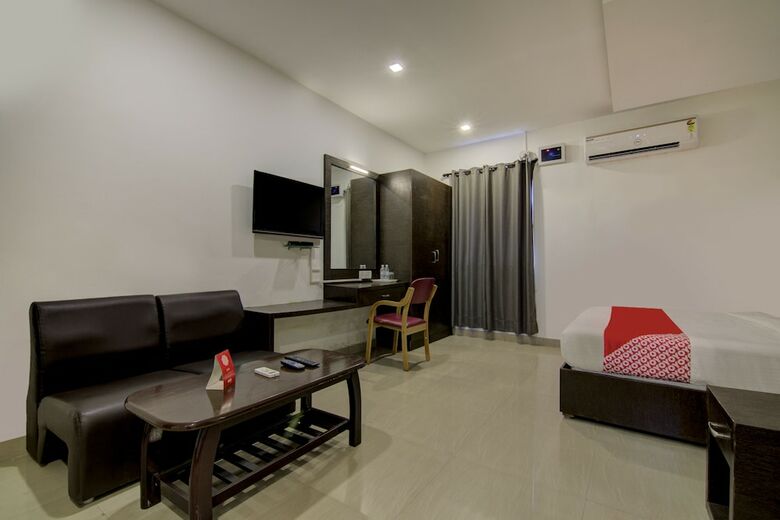 Hotel Oyo 42768 Sai International