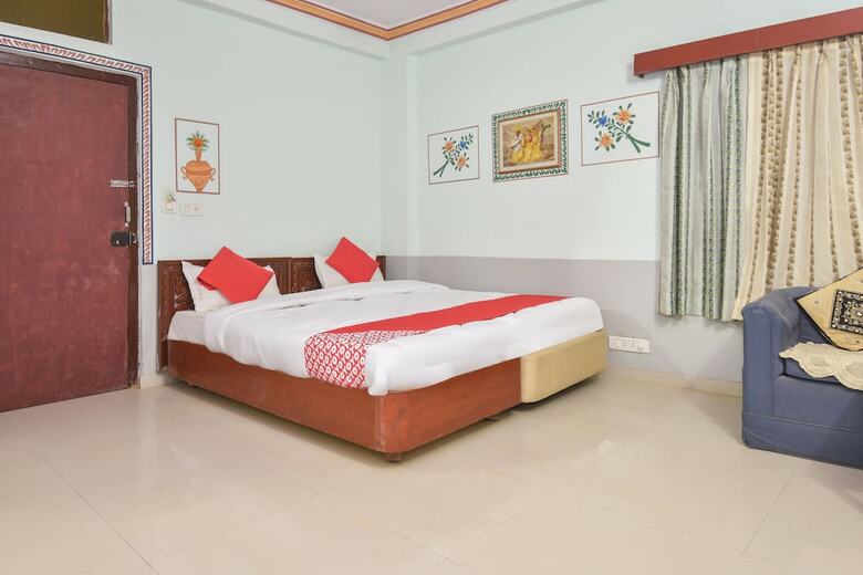 Hotel Oyo 46031  Singhasan Haveli