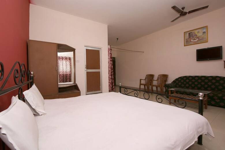 Spot On 44921 Hotel Satkar