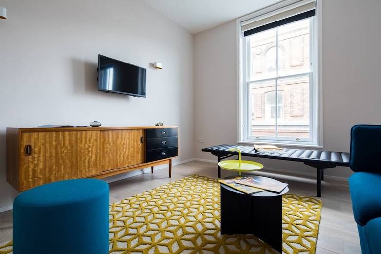 Charterhouse Apartments