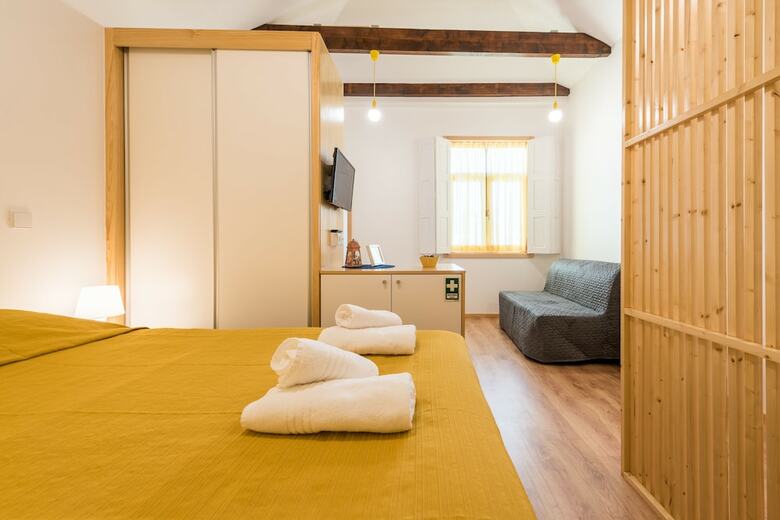 731 Costa Cabral Metro Residence