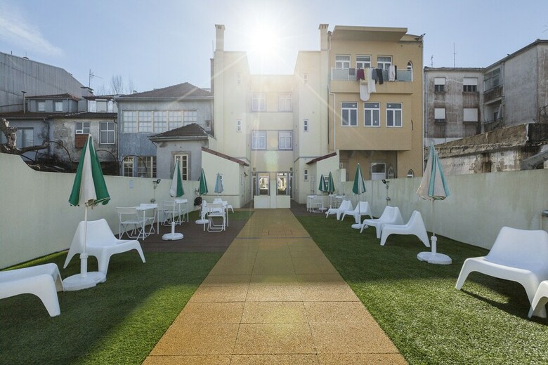 731 Costa Cabral Metro Residence