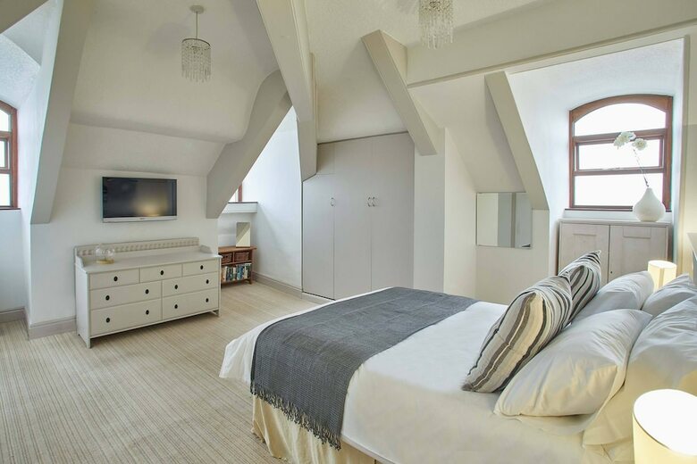 The Observatory Apartment