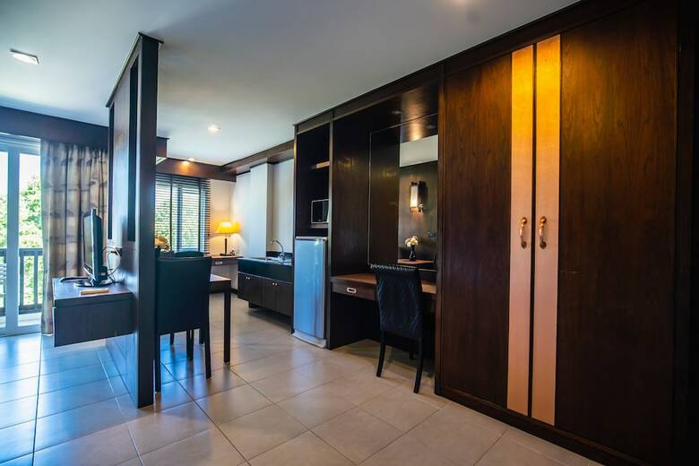 Ratana Apart Hotel At Chalong