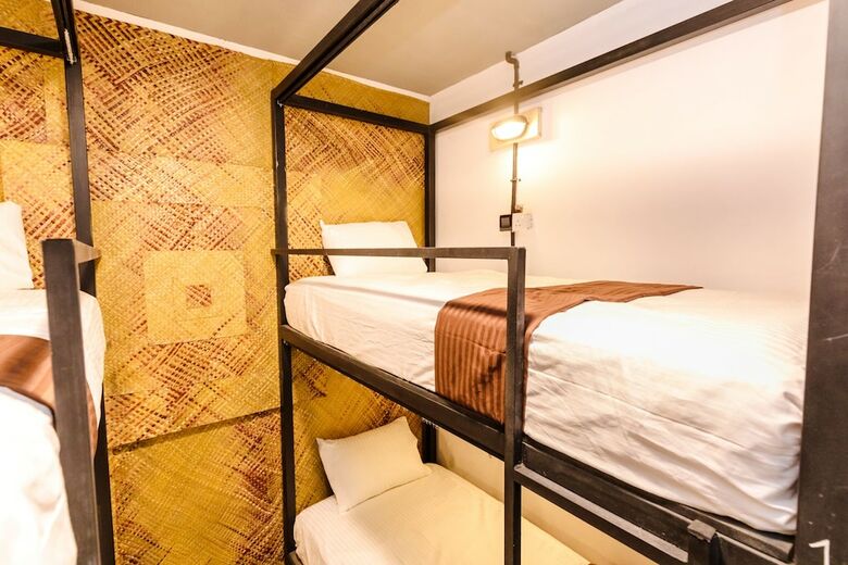 Hostal Unbound Hostel