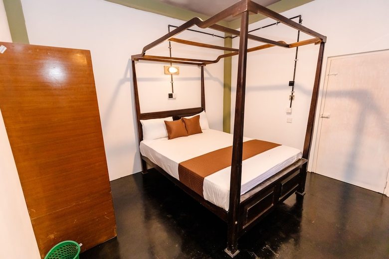 Hostal Unbound Hostel