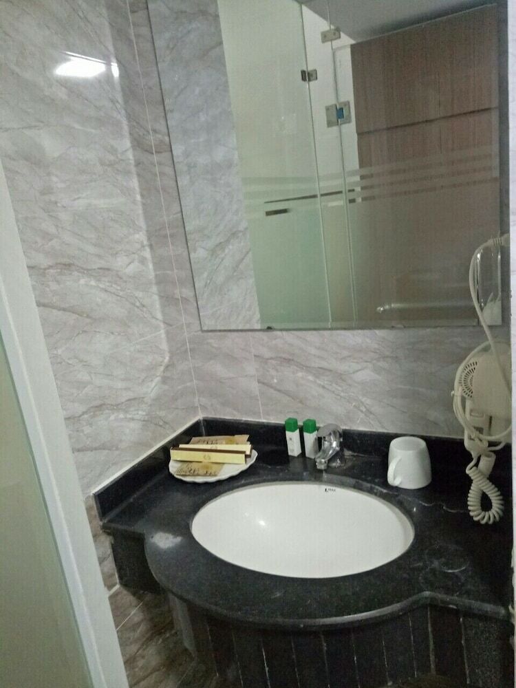 Duc Long Hotel