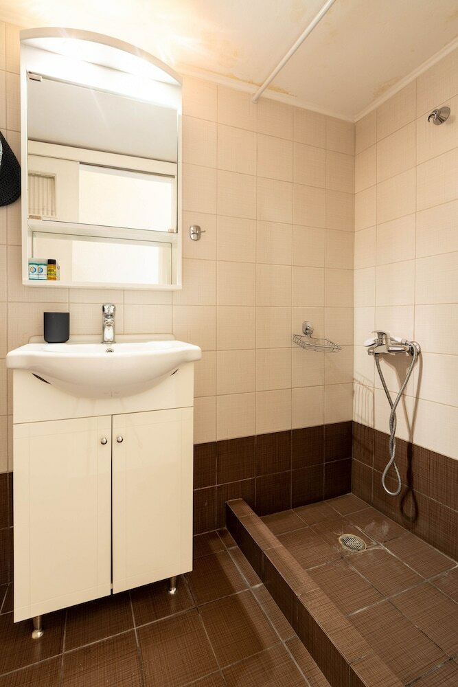 Arvali Glamorous And Quiet Apartment
