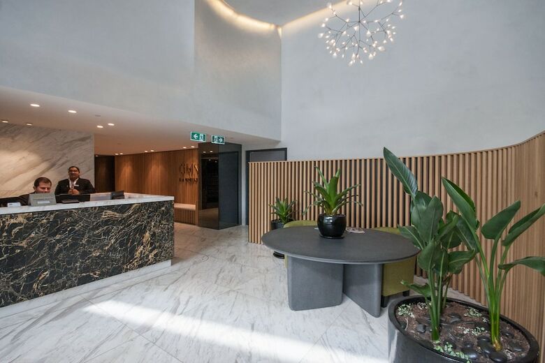 Modern 2 Bedroom Potts Point Apartment