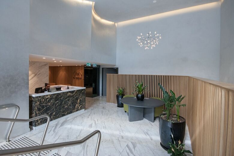 Modern 2 Bedroom Potts Point Apartment