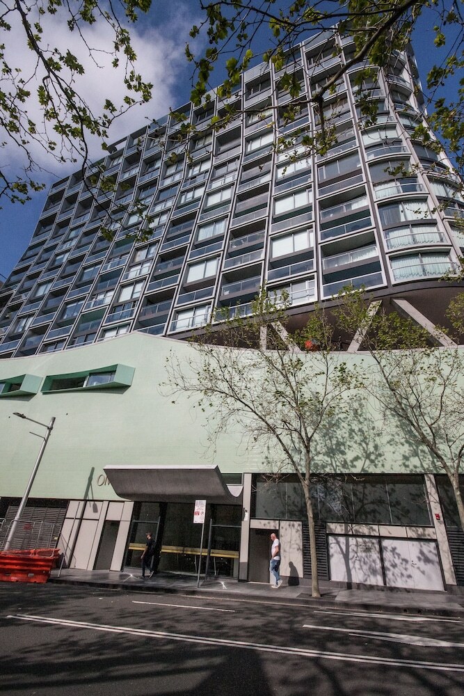 Modern 2 Bedroom Potts Point Apartment