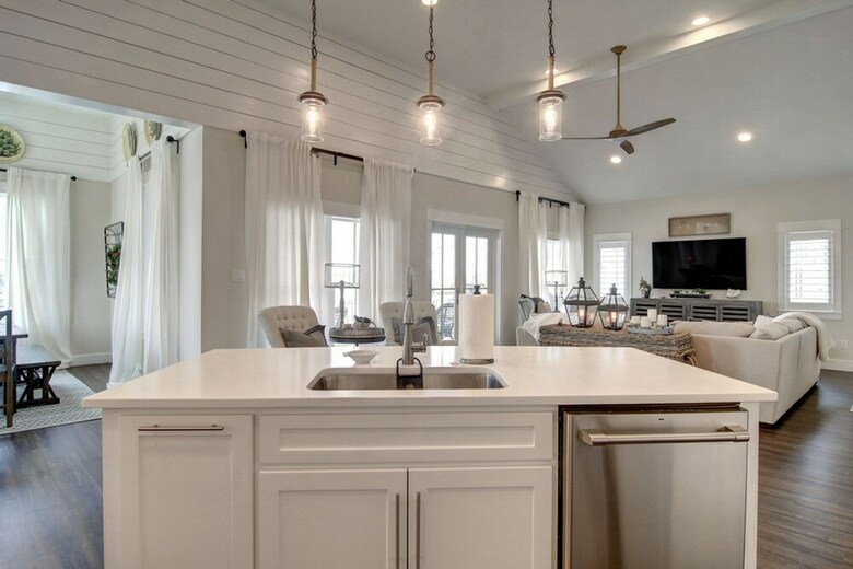 Cinnamon Shore- Tide Water 261 Hi